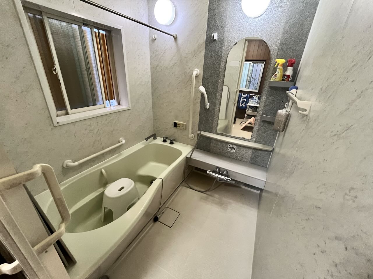 SLShower – 1 Sasazuka Lane Rm3